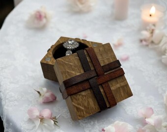 Vintage travel luggage double ring box, elegant stylish luxury steamer trunk wedding band holder, handmade unique jewellery organiser 82