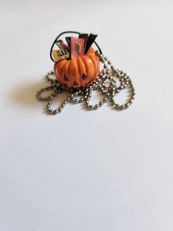 Halloween Pumkin candy bucket necklace