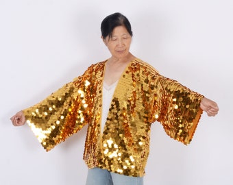 kimono de sirène, kimono argenté, mi-longueur, kimono de festival, plumeau à paillettes, vêtements rave, tenue de festival, kimono à paillettes disco, kimono à paillettes