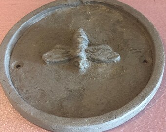 English Cast Lead Bee Plaque