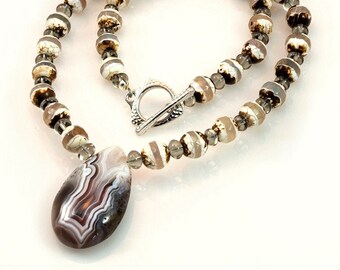 DZI Agate Necklace with Lovely Agate Pendant - 21.5"