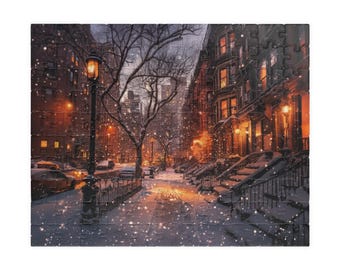 Könnte beinhalten: Ein Puzzlespiel, das eine verschneite Stadtstraßenszene bei Nacht zeigt. Das Bild zeigt Gebäude mit beleuchteten Fenstern, Straßenlaternen und fallendem Schnee. Die Farbpalette ist warm mit Orange- und Brauntönen.