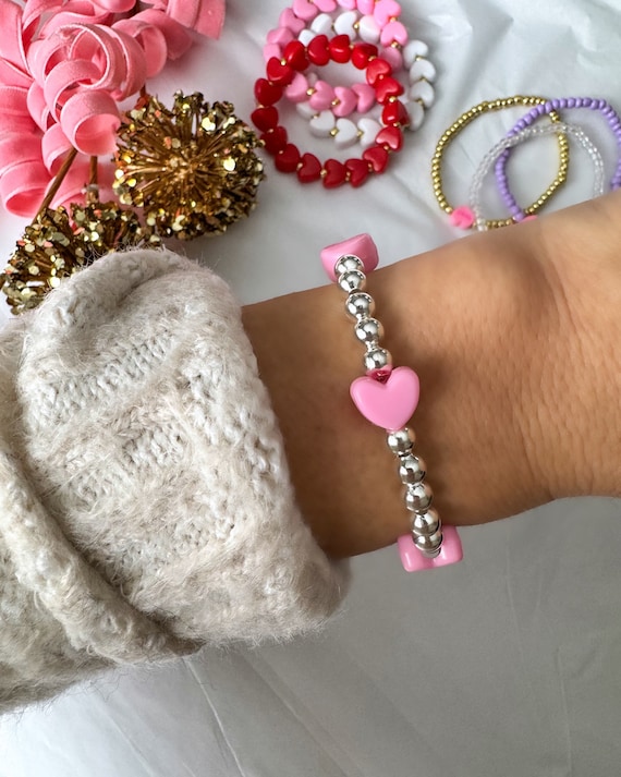 ハートチャームブレスレット：シルバービーズ、カスタムカラーチョイス