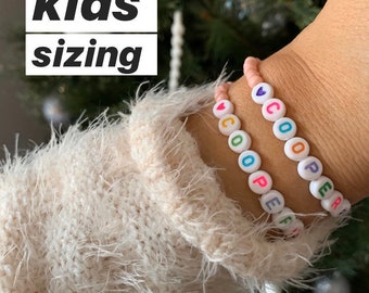 Pulsera con nombre personalizado para niños: Pulsera de cuentas con letras arcoíris pastel
