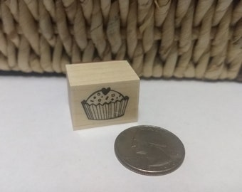 hero arts petite cupcake with heart, confetti mini rubber stamp bakery ice cream shop scrapbooking