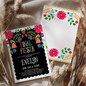 Puede incluir: Dos tarjetas de invitación con diseños florales. Una tarjeta tiene un fondo negro con el texto "FINAL FIESTA" y detalles del evento. La otra tarjeta es blanca con flores rosas y hojas verdes. Las tarjetas son para una despedida de soltera.
