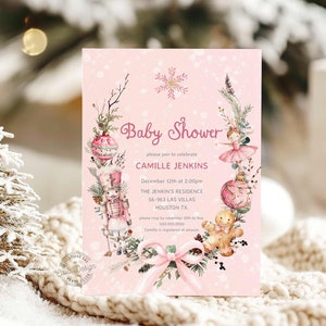 Può includere: Invito rosa per baby shower con un'illustrazione ad acquerello di uno schiaccianoci, un uomo di pan di zenzero, una ballerina e decorazioni natalizie. Il testo recita "Baby Shower" e "Si prega di unirsi alla celebrazione di Camille Jenkins, il 12 dicembre alle 14:00, presso la residenza dei Jenkins, 56-963 Las Villas, Houston TX. Si prega di confermare la propria presenza entro il 10 novembre ad Ava al 000.000.0000, Camille è registrata su Amazon."