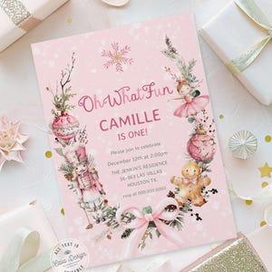 Invito per il primo compleanno invernale Schiaccianoci, invito per la festa invernale Oh What Fun, Schiaccianoci rosa, verde invernale, omino di pan di zenzero, Natale 0411