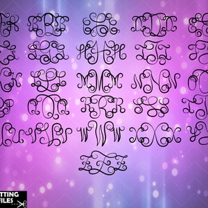 Puede incluir: Un conjunto de 26 letras de monograma en una fuente de escritura cursiva. Las letras son negras y están sobre un fondo morado y blanco.
