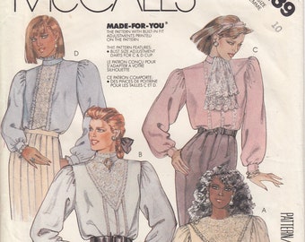 McCalls 3239 M3239 Misses Blouse sewing pattern size 10, bust 32.5