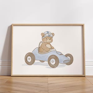 Kinderzimmer Rennauto mit Teddybär Print, Aquarell Blau Retro Rennauto Wand Kunst Poster für Automobil Fahrzeuge Kleinkind Jungen Zimmer Dekor
