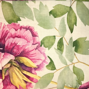 MANUEL Pink Floral Pattern Fabric