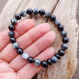 Black Jet Stone and Chrysoberyl stretch healing bracelet
