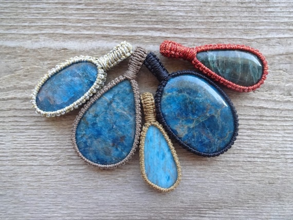 Blue Apatite Macrame Necklace, Blue Chakra Macrame Pendant  display picture 2