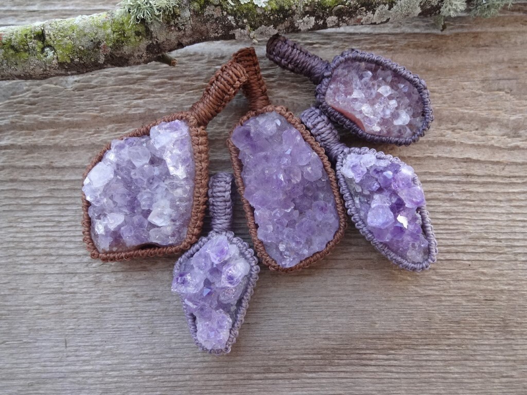 Amethyst raw druzy geode macrame necklace, large rough purple crystal druzy pendant, big size gemstone pendants