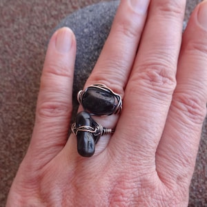 Tektite ring, genuine Tektite ring, Black stone wire wrapped ring, gemstone rings, copper ring, ring gift, men&#39;s ring, simple crystal ring