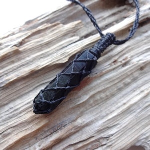 Colar de cristal de turmalina negra