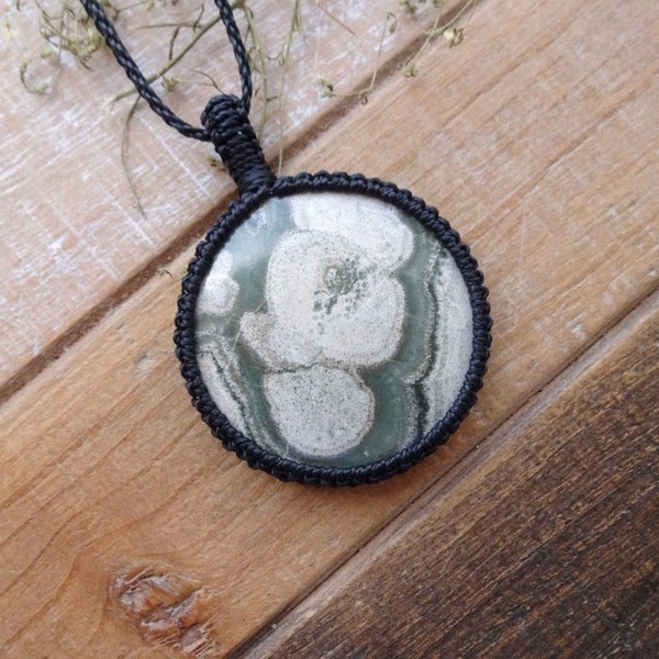 Skarn stone pendant necklaces