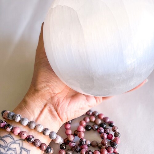BIG Selenite crystal sphere XXL / 2kg + shops selenite polished crystal sphere