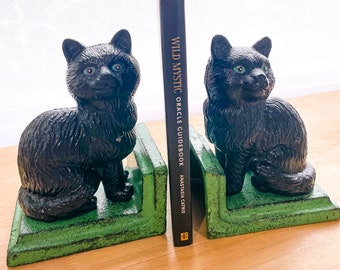Black cat bookend / witches black cat bookends / cast iron cat bookend / vintage bookends
