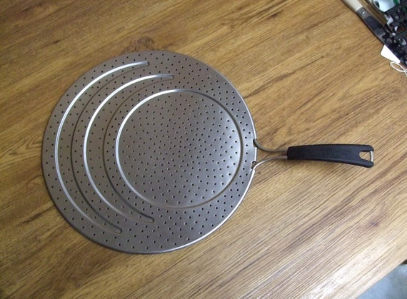 Calphalon Splatter Guard Fits 8, 10, 12 Inch Skillets Fry Pans  Cooking  and Creating Stove Top Safety Gadget Tool 13 Overall Diam EUC 