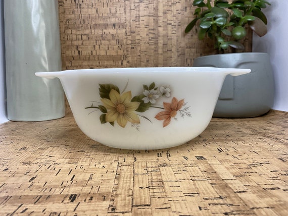 JAJ Pyrex Autumn Glory Dahlia 1.5 Pint Casserole Oven Dish. No Lid. 1960s - 80s Vintage