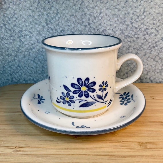 Vintage 1980s Biltons Blue and Yellow Daisy Floral Cup & Saucer Sets / Retro Tableware / 80s Home Decor Accessory / Cute Crockery / Gift