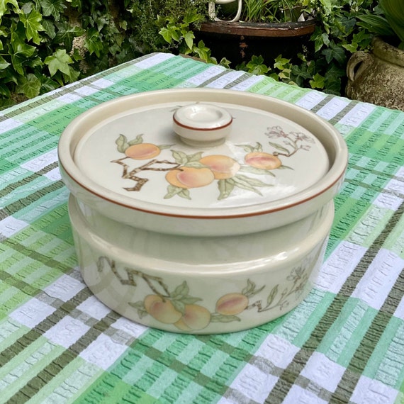 Wedgwood ‘Peach’ Lidded Casserole Dish. 1980s Vintage.