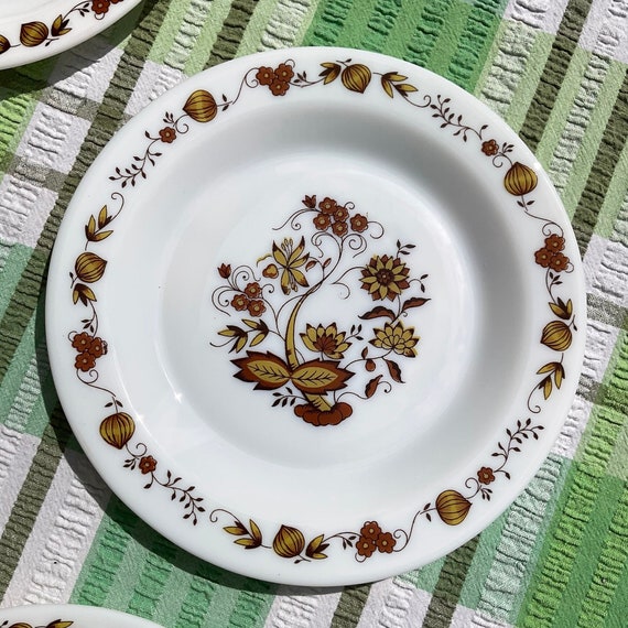 Vintage 1970s Arcopal ‘Brown Onion’ Side Plates / Retro Tableware & Replacement Kitchen Crockery / Floral Pattern / Home Decor Accessory