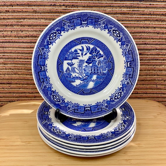 Bundle of 6 Unmarked Willow Pattern Side Tea Plates / Traditional Blue & White / Crockery China / Retro Tableware / Home Decor / 1960s /70s