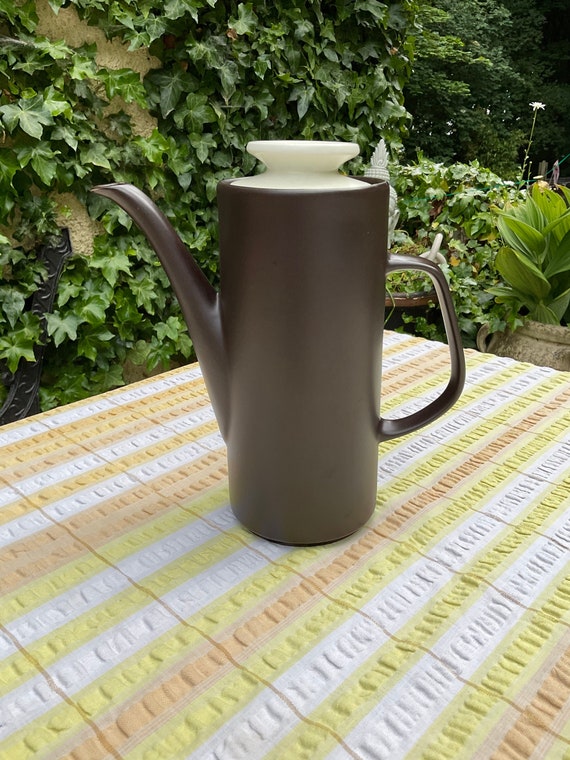 J and G Meakin Maidstone ‘Bianca’ Coffee Pot. 1960s Vintage.