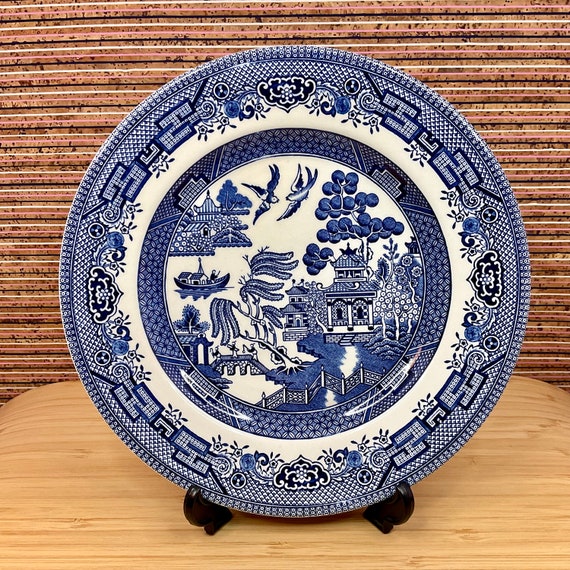 Churchill 20.5 cm Willow Pattern Salad Plates / Traditional Blue & White / Crockery China / Retro Tableware / Home Decor / 1990s Vintage