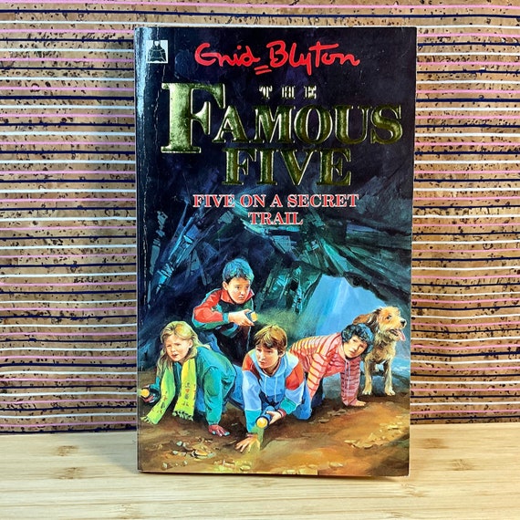 Vintage 1993 ‘Five On A Secret Trail’ by Enid Blyton / Knight Books Collectable Series / Number 15 / Adventure Story Book