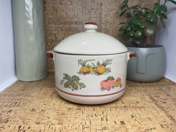 Shell Garages Promotional Casserole Dishes. 1970s Vintage.