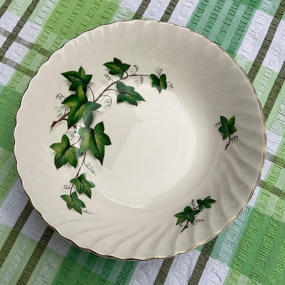 Vintage 1960s Swinnertons Royal Wessex Somerset Ivy Serving Bowl / Retro Tableware and Kitchen Crockery / Home Decor Accessory / Fruit Bowl