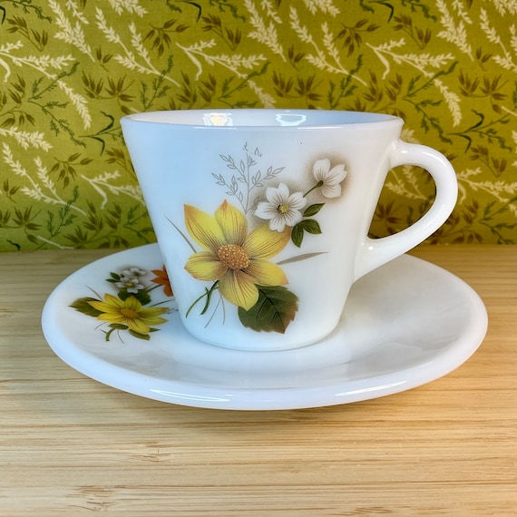 Vintage 1960s/70s JAJ Pyrex Autumn Glory Cup & Saucer Sets / Retro Tableware / 60s Home Decor Item / Yellow Floral / Milk Glass Crockery