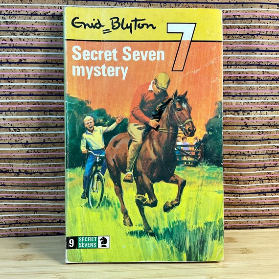 Vintage 1977 ‘Secret Seven Mystery’ by Enid Blyton / Knight Books Collectable Series / Number 9 / Adventure Story Book / Complete Your Set