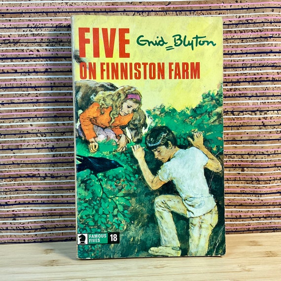 Vintage 1973 ‘Five On Finniston Farm’ by Enid Blyton / Knight Books Collectable Series / Number 18 / Adventure Book / Complete A Set