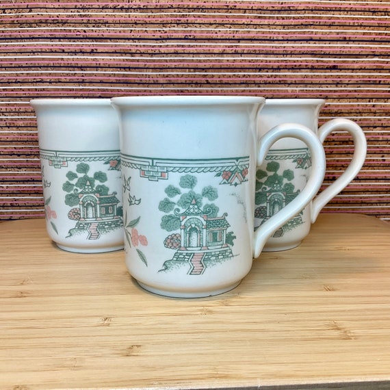 Set Of 3 Vintage 1980s Biltons ‘Pagoda’ Mugs / Peach and Green / Retro Tableware & Kitchen Crockery / Home Decor Accessory / Asian Pattern