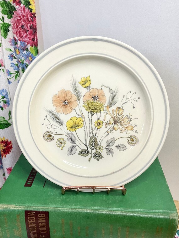 Vintge 1980s J & G Meakin Trend ‘Hedgerow’ Side Tea Plates / Retro Crockery / 80s Home Decor Accessory / Kitchen Crockery / Soft Floral