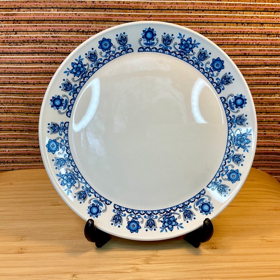 Johnson Bros ‘Tudor Blue’ Snowhite Ironstone Side Tea Plates / 1970s Vintage / Retro Tableware and Kitchen Crockery / Home Decor / Plant Pot