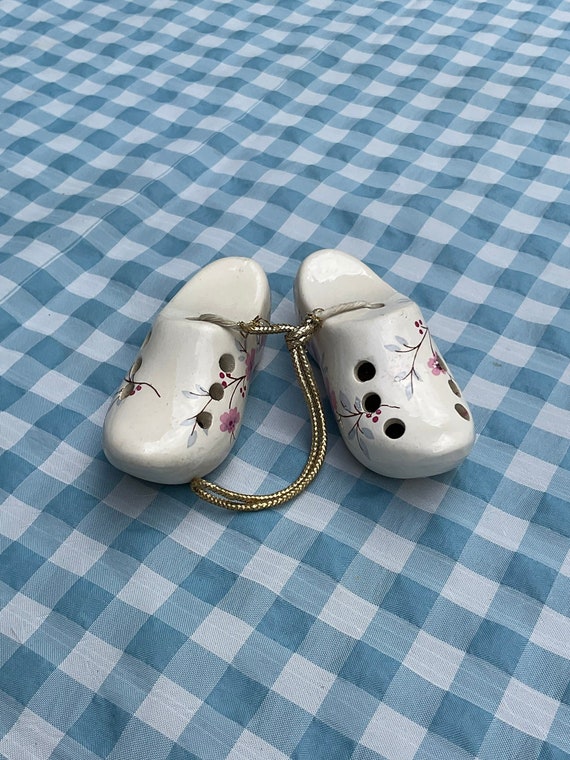 Sallie Robinson Pomander Clogs. 1960s Vintage.