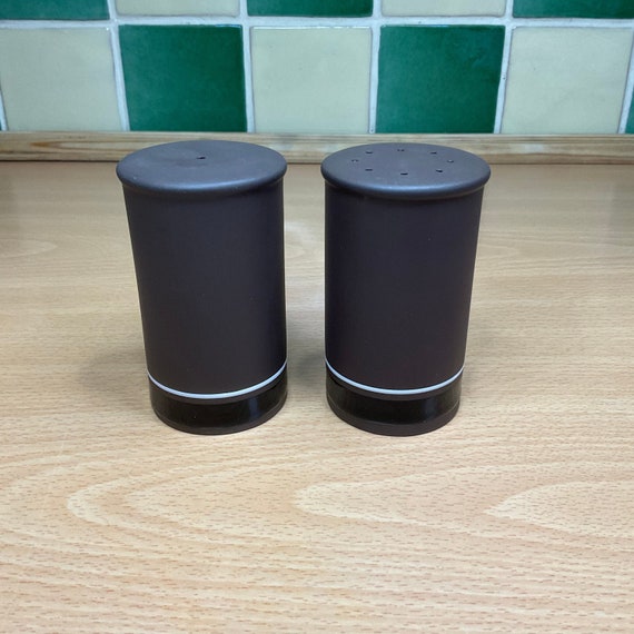 Hornsea Contrast Salt and Pepper Pots. 1970s Vintage.