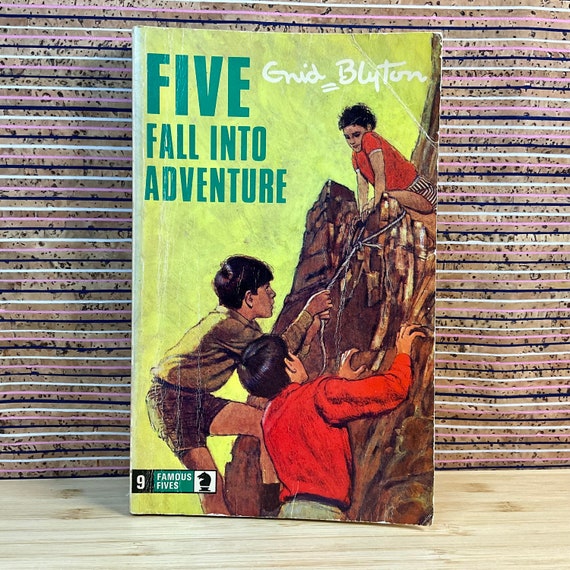 Vintage 1972 ‘Five Fall Into Adventure’ by Enid Blyton / Knight Books Collectable Series / Number 9 / Adventure Story Book