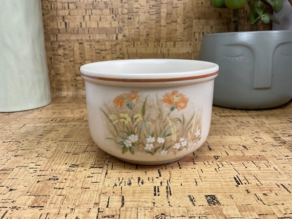 Marks and Spencer Field Flowers Stoneware Sugar Bowl. 1980s Vintage.