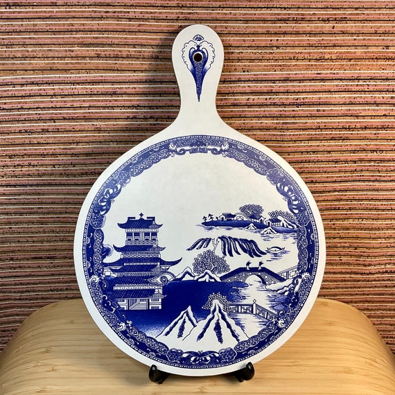 Vintage Ringtons Willow Pattern Chopping Board / Wall Hanging / Traditional Blue and White / Kitchenware / Home Decor Accessory / Cookware