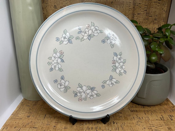 Hearthside ‘Garlande’ Dinner Plates. 1980s Vintage.