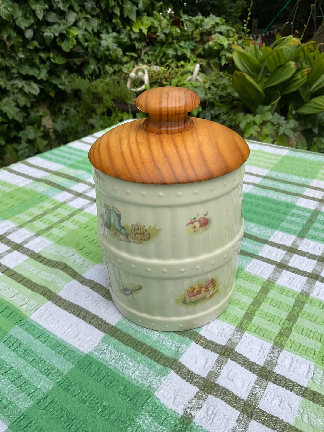 Aynsley edwardian Kitchen Garden Storage Pot. 1990s Vintage. Etsy UK