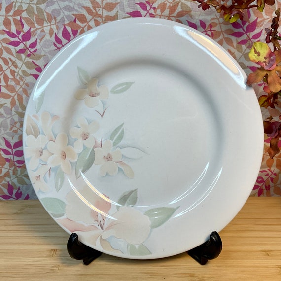 Vintage 1980s Hornsea ‘Ophelia’ Side Tea Plates / Peach Sage Green White Pastel Floral / 16 cm / Retro Tableware / 80s Home Decor Accessory