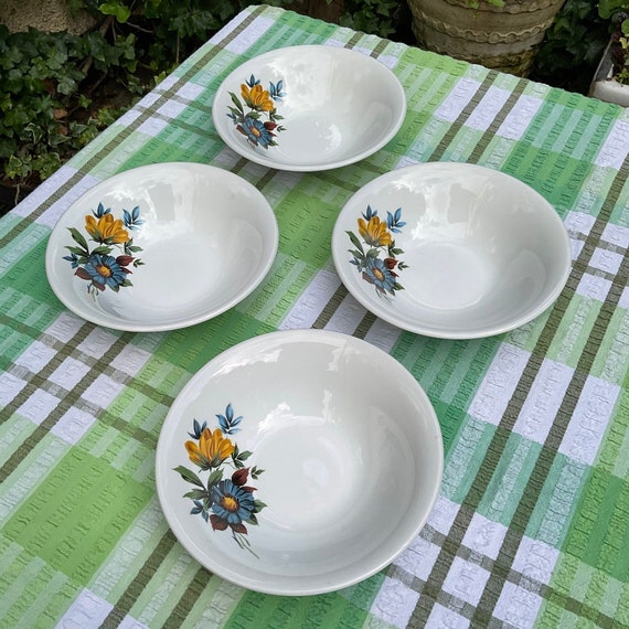 Barratts Of Staffordshire Blue and Mustard Floral Bowls. 1970s Vintage.